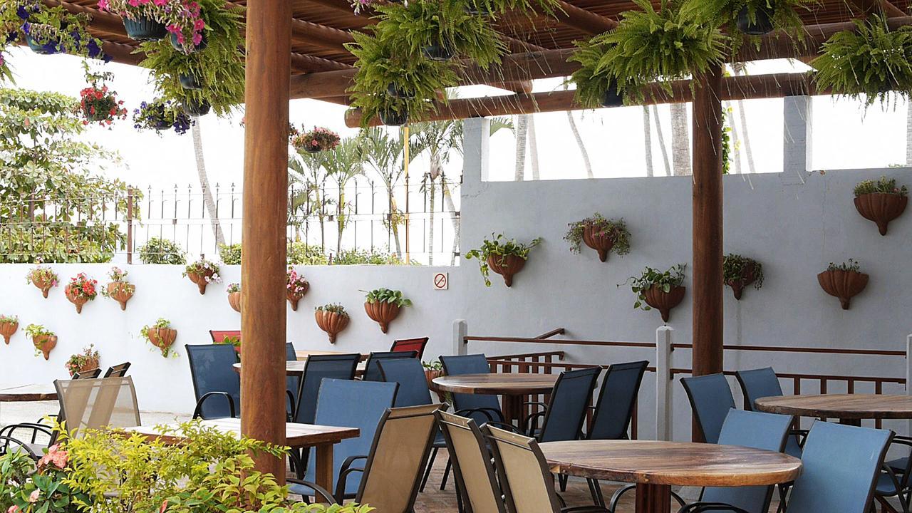 Cabanas Del Capitan Hotell Rincon de Guayabitos Exteriör bild